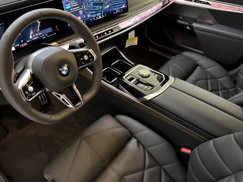 New 2026 BMW 740i image 4
