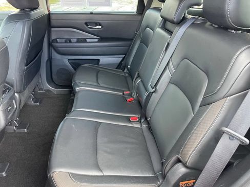 Certified 2023 Nissan Pathfinder SL AWD/4WD image 14
