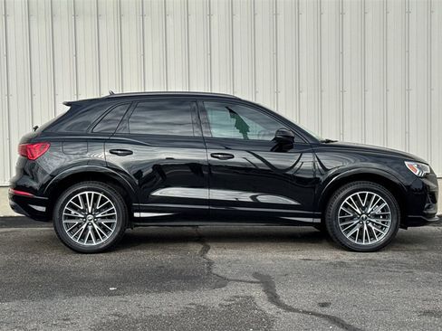 Used 2023 Audi Q3 2.0T Premium Plus image 4
