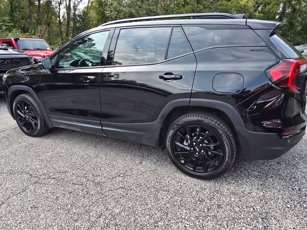 Used 2024 GMC Terrain SLT w/ Elevation Edition AWD/4WD image 4