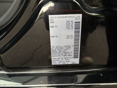 Used 2025 Nissan Altima 2.5 SV FWD image 31