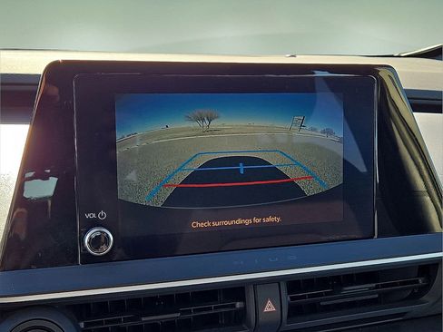 Used 2024 Toyota Prius LE image 27