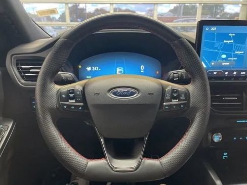 Used 2023 Ford Escape ST-Line Elite w/ Premium Technology Package AWD/4WD image 23