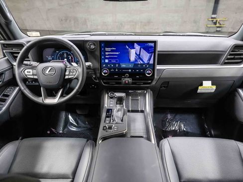 Used 2024 Lexus GX 550 image 13