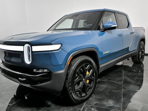 Used 2022 Rivian R1T Adventure image 5