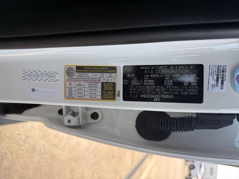 Used 2025 Kia Soul LX FWD image 19