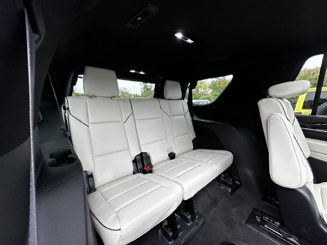 Used 2022 Cadillac Escalade Sport w/ Touring Package AWD/4WD image 38
