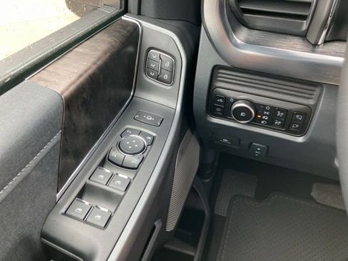 New 2025 Ford F250 Lariat w/ Lariat Ultimate Package image 26