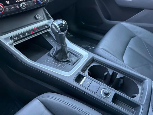 Used 2025 Audi Q3 2.0T Premium image 30