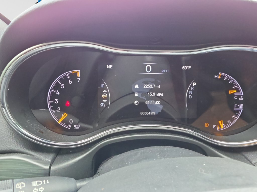 Used 2020 Jeep Grand Cherokee Altitude AWD/4WD image 19