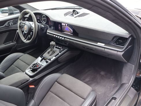 Certified 2025 Porsche 911 GT3 RS RWD image 35