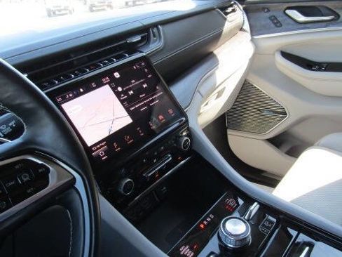 Used 2021 Jeep Grand Cherokee L Overland w/ Advanced Protech Group III image 14