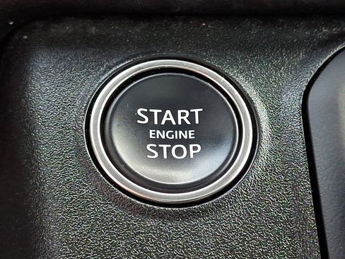 Used 2024 Land Rover Defender 130 X-Dynamic SE image 26