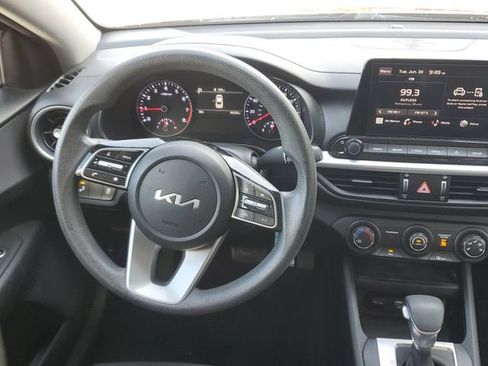 Certified 2023 Kia Forte LXS w/ LXS Technology Package FWD image 11