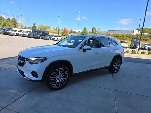 Used 2026 Mercedes-Benz GLC 300 4MATIC image 9