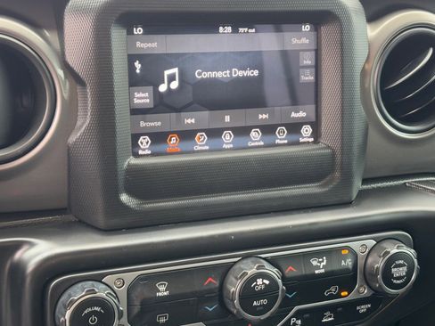 Used 2022 Jeep Wrangler Unlimited Sport image 23