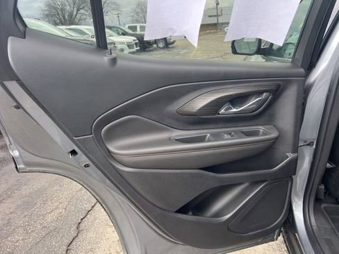 Used 2021 GMC Terrain SLT w/ Infotainment Package II image 17