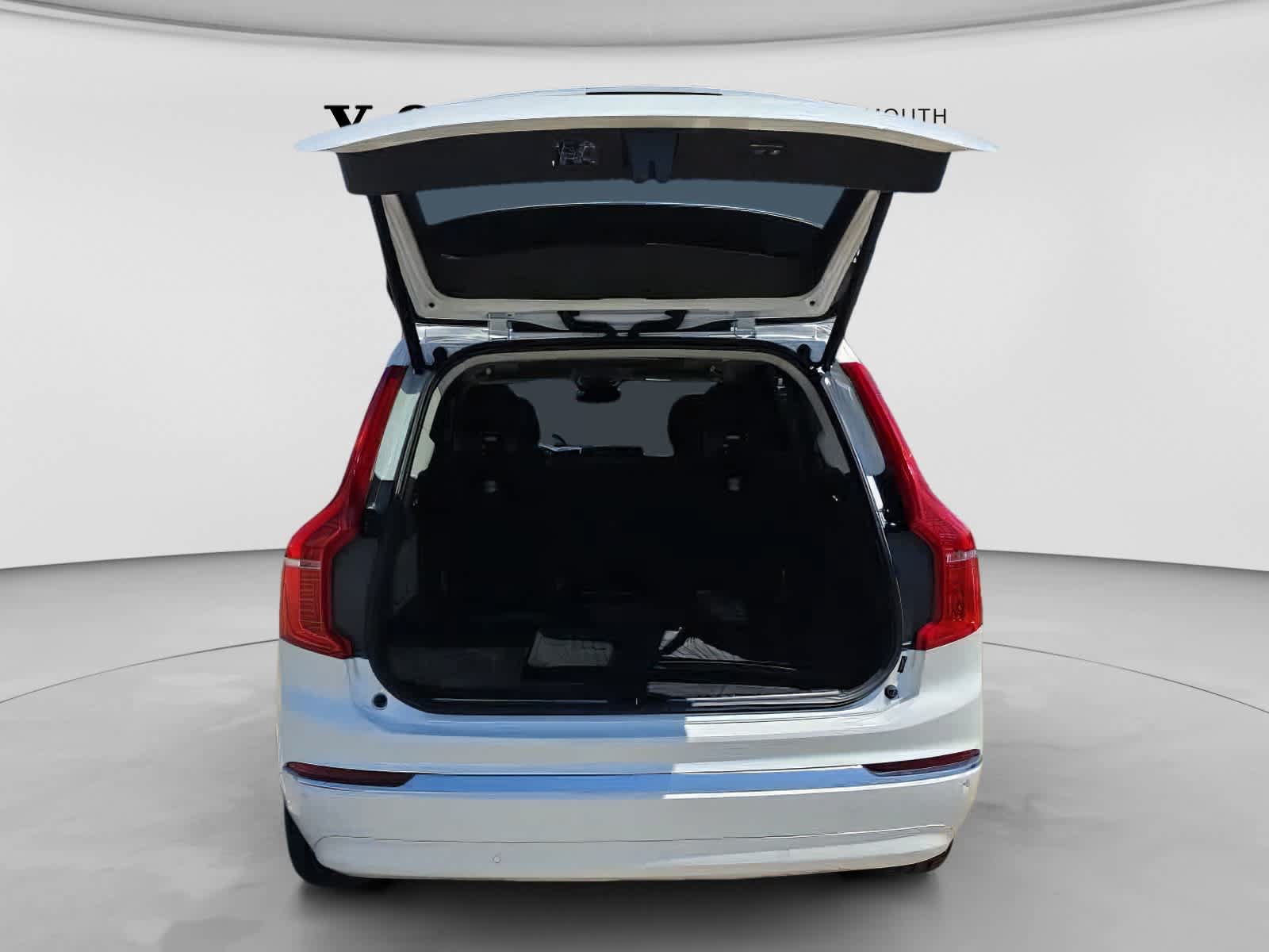 Used 2023 Volvo XC90 B5 Plus w/ Protection Package AWD/4WD image 6