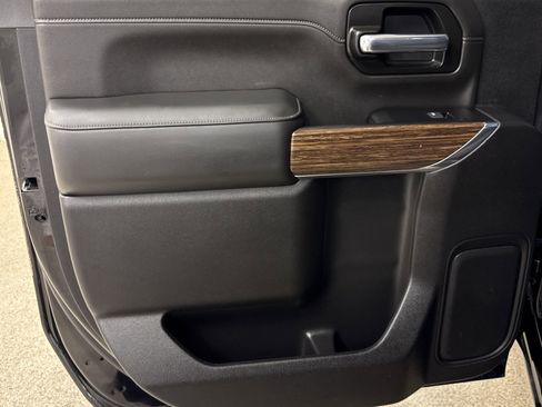 Used 2023 Chevrolet Silverado 2500 High Country w/ Technology Package image 13