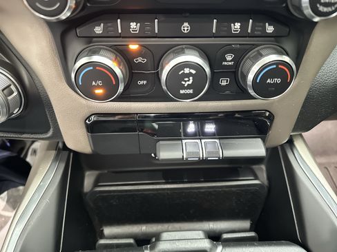 Used 2020 RAM 1500 Laramie AWD/4WD image 35