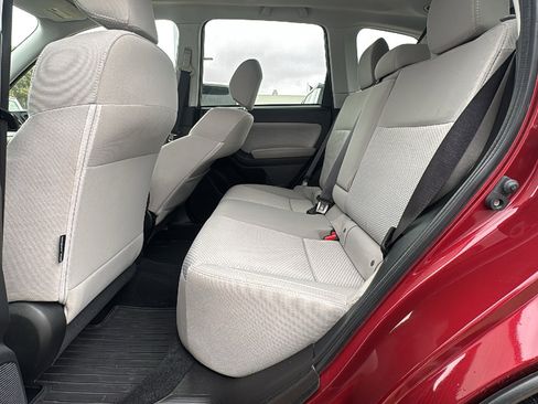 Used 2017 Subaru Forester 2.5i Premium w/ All-Weather Package image 22