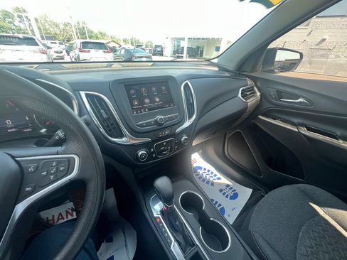 Used 2022 Chevrolet Equinox LT FWD image 18