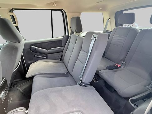 Used 2010 Ford Explorer XLT RWD image 12