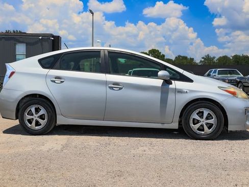Used 2015 Toyota Prius Four image 15