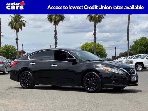 Used 2017 Nissan Altima 2.5 SV FWD image 1