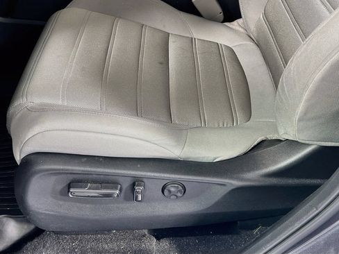 Used 2018 Honda CR-V EX image 11