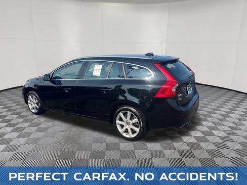 Used 2016 Volvo V60 T5 Premier w/ Convenience Package FWD image 3