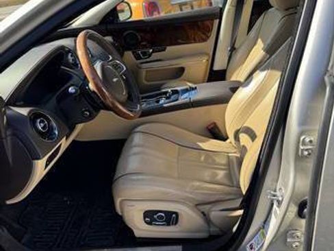 Used 2017 Jaguar XJ R-Sport image 9