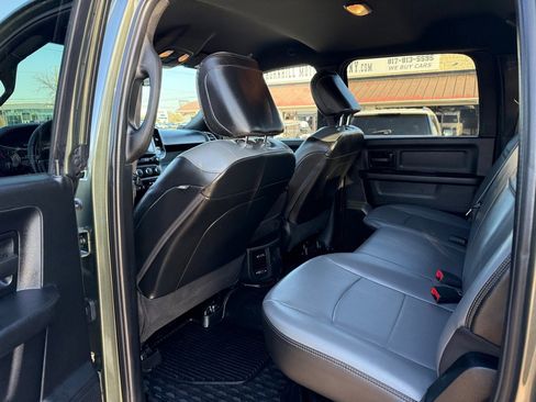 Used 2022 RAM 2500 Tradesman w/ Chrome Appearance Group image 18