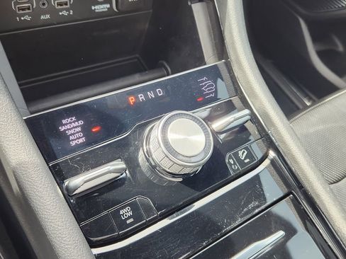 Used 2022 Jeep Grand Cherokee Overland AWD/4WD image 29