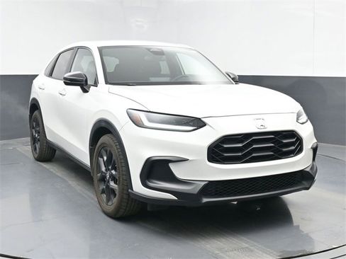 Used 2023 Honda HR-V Sport image 2