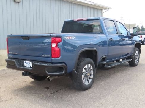 Used 2025 Chevrolet Silverado 2500 Custom w/ Custom Value Package AWD/4WD image 4