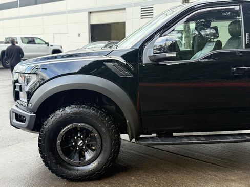 Used 2018 Ford F150 Raptor w/ Equipment Group 802A Luxury image 5