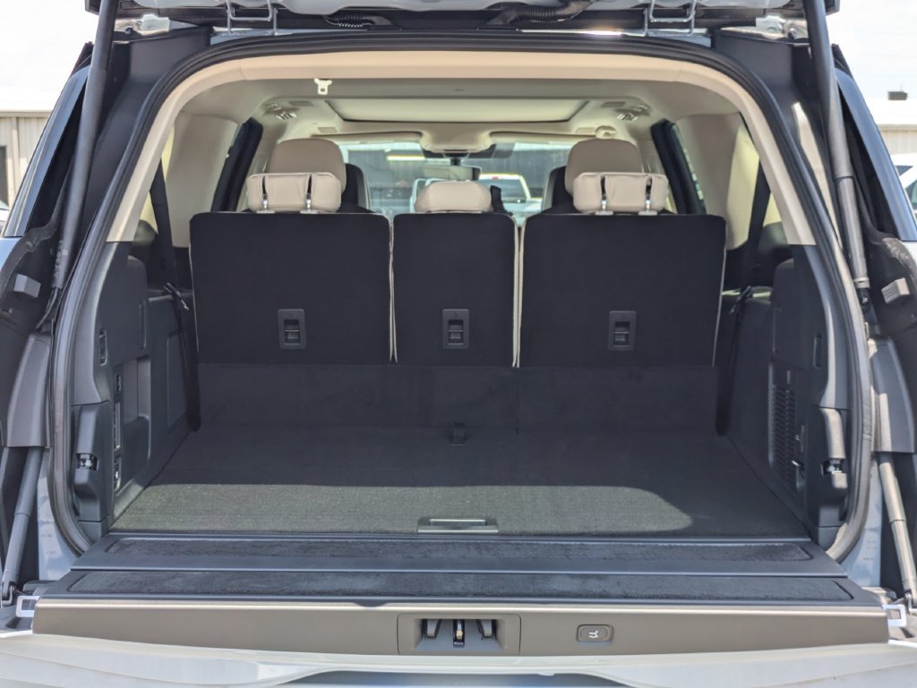 New 2027 Lincoln Navigator L Reserve AWD/4WD image 13