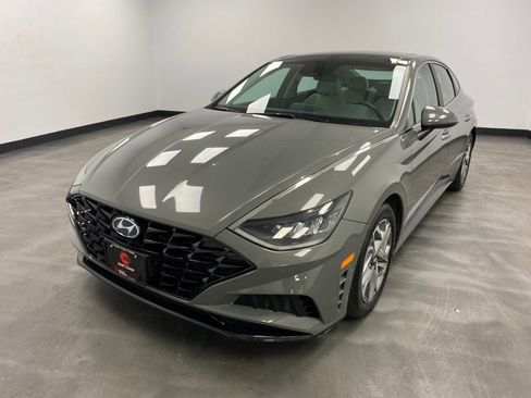 Used 2022 Hyundai Sonata SEL w/ Convenience Package image 2