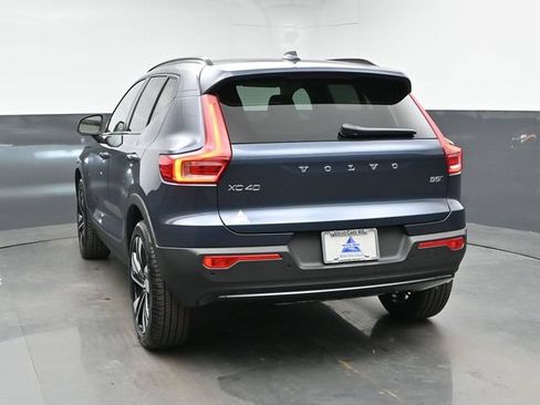 New 2026 Volvo XC40 B5 Plus w/ Climate Package AWD/4WD image 8