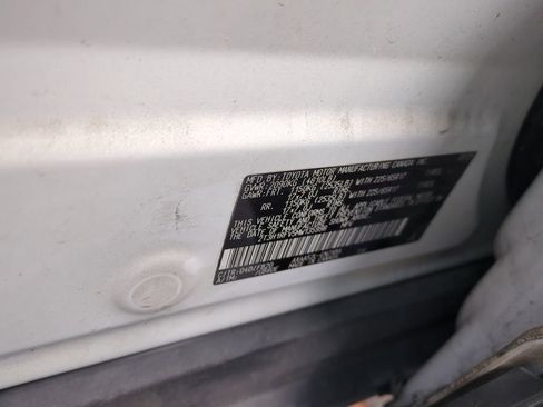 Certified 2021 Toyota RAV4 LE image 28