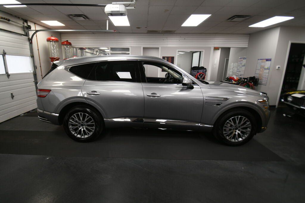 Used 2025 Genesis GV80 2.5T Standard AWD/4WD image 9