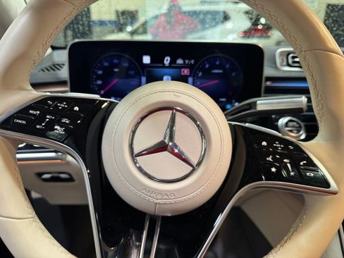 Used 2023 Mercedes-Benz S 500 4MATIC image 3