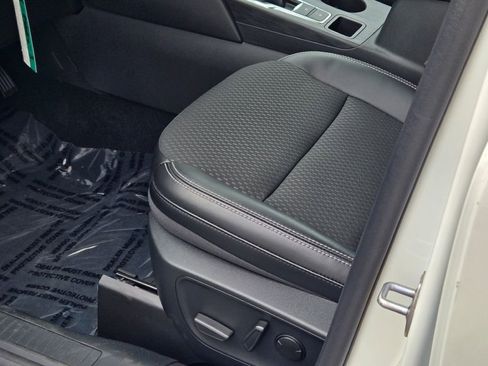 Used 2024 Ford Escape SE image 23