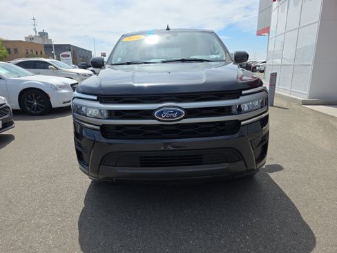 Used 2024 Ford Expedition XLT AWD/4WD image 5