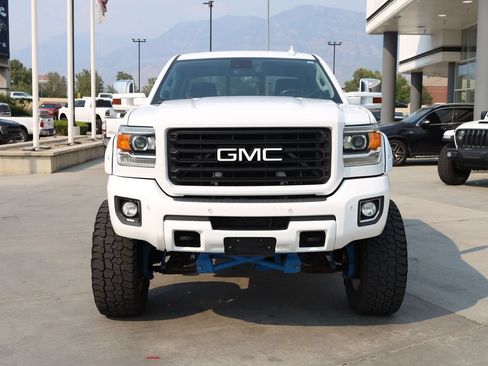 Used 2016 GMC Sierra 3500 Denali w/ Duramax Plus Package AWD/4WD image 9