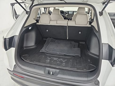 Used 2023 Honda HR-V LX image 17