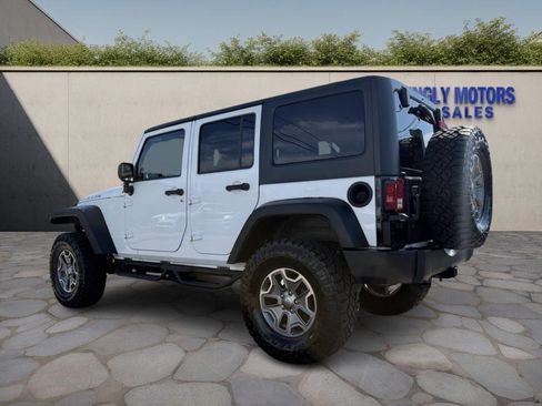 Used 2017 Jeep Wrangler Unlimited Rubicon w/ Connectivity Group image 5
