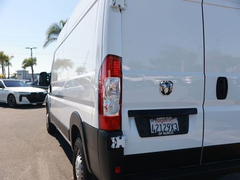 Used 2025 RAM ProMaster 2500 w/ Convenience Group FWD image 13