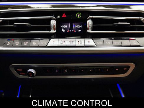 Used 2021 BMW X7 M50i w/ Dynamic Handling Package image 25